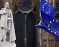 Theresa Mayová to pripustila Brexit bez dohody sa nedá vylúčiť