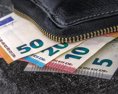 Muž zobral peniaze na zateplenie domu prácu však nevykonal