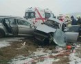 Tragická nehoda pri Ilave Zrážku dvoch osobných áut neprežili dvaja ľudia
