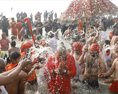 India žažila veľký sviatok posvätného kúpeľa Kumbhaméla sa zúčastnilo 30 miliónov ľudí
