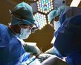 Slovenskí lekári unikátnym spôsobom operovali mozgové tepny