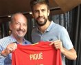 Piqué si znovu oblečie reprezentačný dres nebude to však dres Španielska