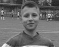 Mladý futbalista skolaboval na zápase po prevoze do nemocnice zomrel