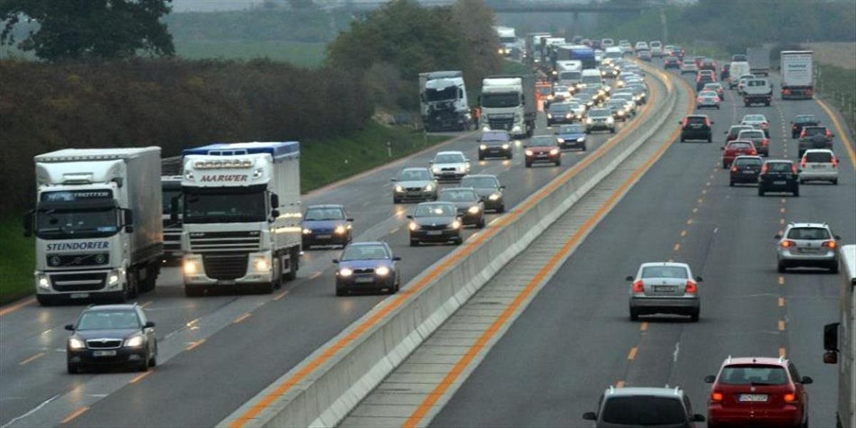 Diaľnicu D2 v smere na Maďarsko od pondelka čiastočne uzavrú