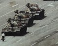 VIDEO Zomrel jeden z fotografov ktorí v roku 1989 v Pekingu zvečnili Tank Mana