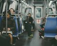 VIDEO Klimatický aktivista káže v newyorskom metre o planéte Zem
