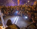 VIDEO Tisíce demonštrantov narušili návštevu španielskeho kráľa