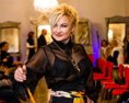 Dagmar Batthyány preniesla svoje umenie aj do šiat