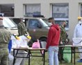 Slovenskí vojenskí lekári testujú obyvateľov rómskych osád