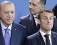 Medzi francúzskym a tureckým prezidentom to vrie. Erdogan poslal Macrona k psychiatrovi