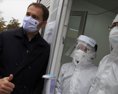 S úsmevom a dobrou náladou idú veci lepšie. Dôkazom toho sú aj zdravotníci ktorí si počas soboty zatancovali na Matovičovu hitovku