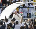 Pápež František návštívil Mosul. Pri ruinách sa pomodlil za obete ktoré zomreli vo vojne s IS