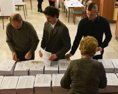 Takmer 50  Slovákov by podporilo predčasné parlamentné voľby. Prieskum tiež ukázal koľko ľudí by prišlo k referendu