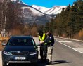 ROZHOVOR Ak by sme neplnili príkazy mohli by sme prísť o prácu tvrdí policajt