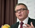 Český minister kultúry mal autonehodu! Do jeho vládneho auta narazil kamión