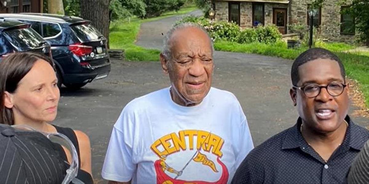 Súd anuloval odsúdenie Billa Cosbyho, prepustili ho z väzenia