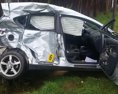 Na Východnom Slovensku došlo k vážnej zrážke linkového autobusu s osobným automobilom