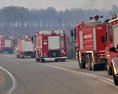 Grécko prehráva boj s lesnými požiarmi! Miestnym hasičom prišli na pomoc kolegovia zo zahraničia