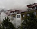 VIDEO V Göteborgu vybuchol obytný dom. Na mieste sú desiatky záchranárov
