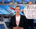 AKTUALIZÁCIA Moskovský súd udelil pokutu novinárke s protivojnovým plagátom