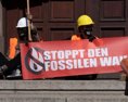 Klimatickí aktivisti plánujú prerušiť dodávky plynu a ropy