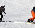 Návštevníkom lyžiarskych stredísk v ŽSK policajti radia ako sa správať na svahu