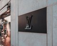 Zlodeji autom vrazili do butiku Louis Vuitton vo Francúzsku tento rok sa to stalo už druhý krát