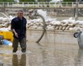 Záplavy po prudkých dažďoch postihli časti Chorvátska Bosny a Srbska