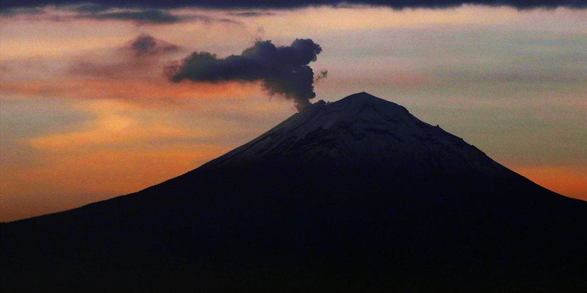 Sopka Popocatépetl sa nebezpečne prebúdza, v jej okolí uzavreli školy