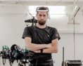 Ochrnutý Holanďan sa opäť postavil na nohy pomohli mu mozgové implantáty