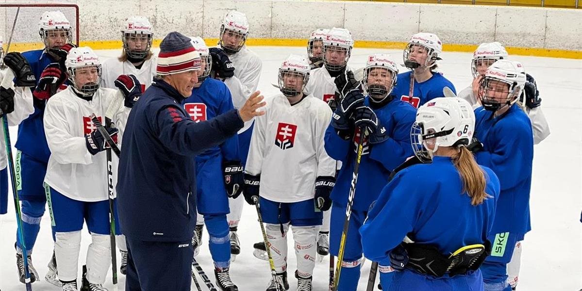 Ženská hokejová reprezentácia absolvuje výcvikový tábor v Pezinku