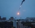 Ukrajina zostrelila v noci vyše 30 ruských rakiet a útočných dronov