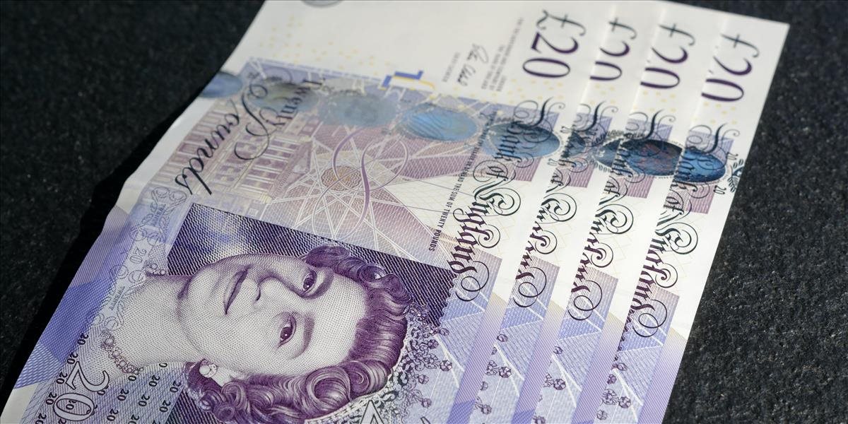 Britská libra smeruje k najvýraznejšiemu rastu oproti doláru za šesť mesiacov