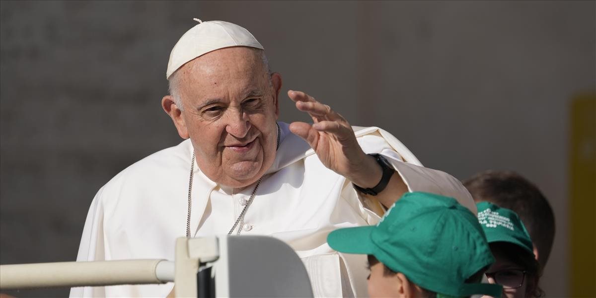 Pápeža Františka hospitalizovali, čaká ho črevná operácia