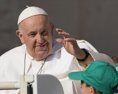 Pápeža Františka hospitalizovali čaká ho črevná operácia