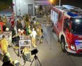 Z horiaceho vlaku v Rakúsku museli evakuovať stovky pasažierov