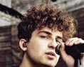 The Curly Simon vydáva nový album s názvom Zvláštny svet