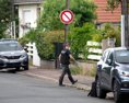 Krajne pravicový novinár založil zbierku pre obvineného francúzskeho policajta. Vyzbieraná suma presiahla 850 000 eur.