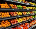 Svetové ceny potravín klesli v júni na najnižšiu úroveň za viac než dva roky