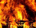 Aj na Korzike už vyčíňajú lesné požiare vyžiadali si tiež evakuáciu kláštora