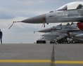 Dánsko Ukrajina bude môcť používať stíhačky F16 len na svojom území