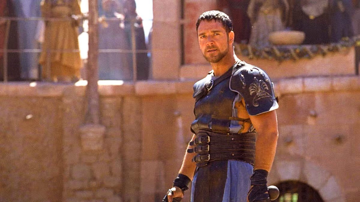 Russell Crowe v kasovom trháku Gladiator, ktorý prišiel do kín v roku 2000.