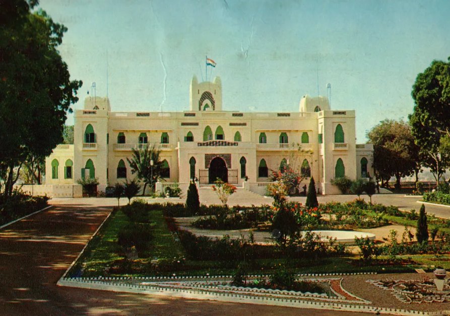 Prezidentský palác v metropole Niamey, kde je prezident držaný.