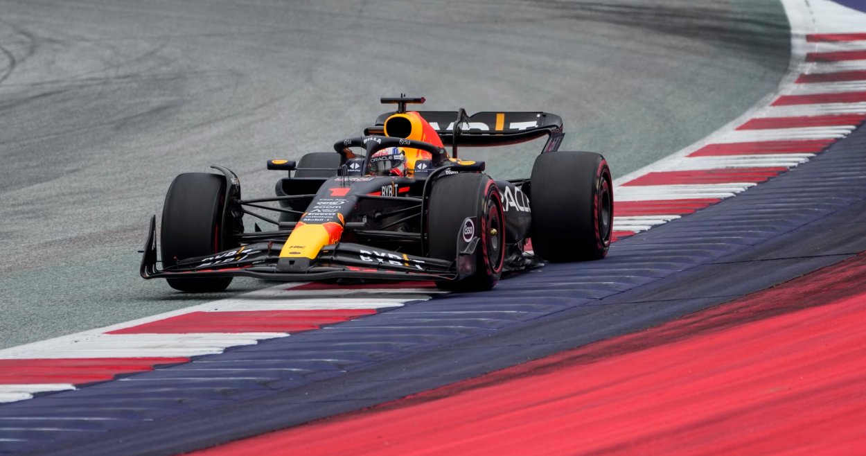 Max Verstappen v monoposte.