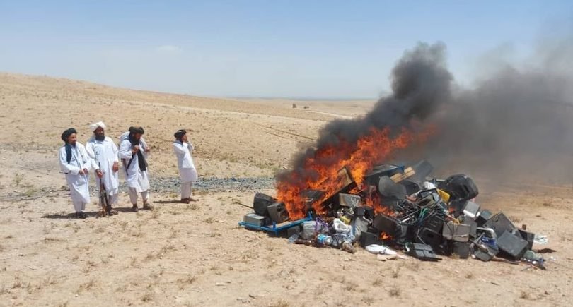 pálenie hudobných nástrojov v Afganistane