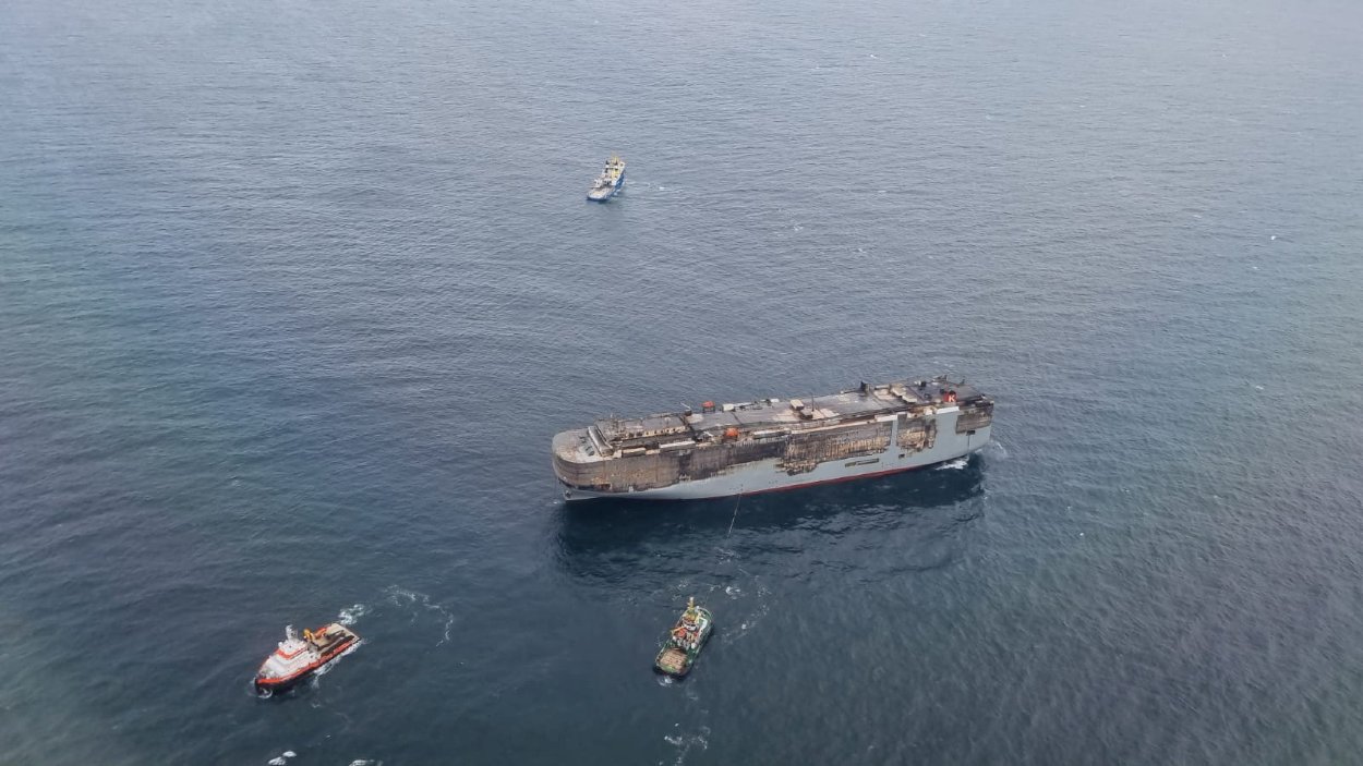 Premiestňovanie lode Fremantle Highway na bezpečnejšie miesto koncom minulého týždňa kvôli hrozbe ekologickej katastrofy v blízkosti Waddenského mora a jeho ostrovov.