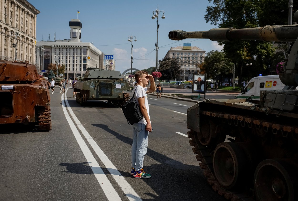 zničené tanky v centrálnej časti Kyjeva