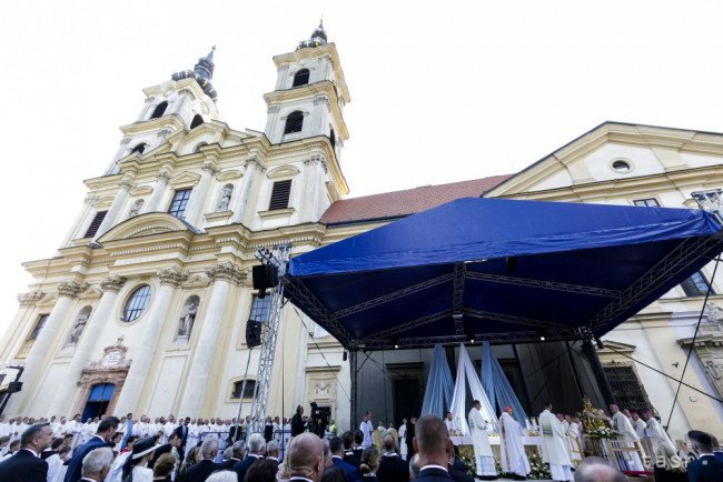 Snímka zo slávnostnej omše počas národnej púte k Sedembolestnej Panne Márii, patrónke Slovenska v meste Šaštín-Stráže 15. septembra 2023.