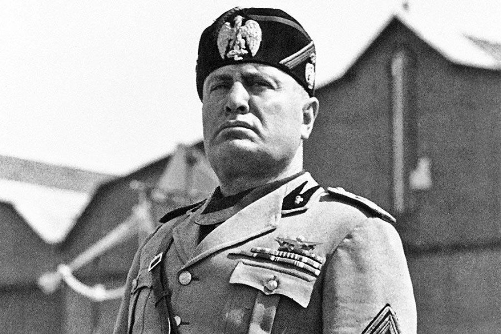 Benito Mussolini bol vodca talianskeho fašizmu a v rokoch 1922 – 1943 fašistický diktátor v Taliansku