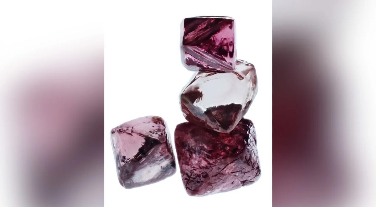 Ružové diamanty z diamantovej bane Argyle sa podľa novej štúdie vytvorili, keď sa staroveký superkontinent rozpadol na fragmenty.